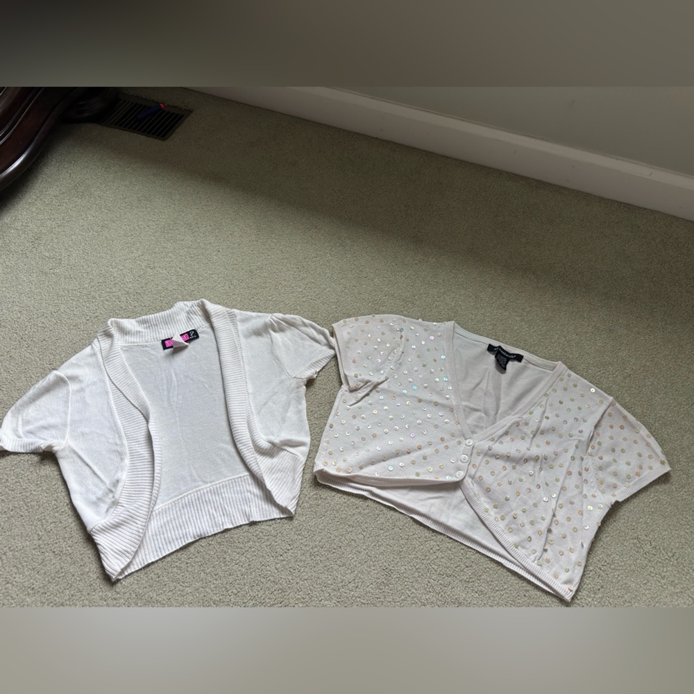 Dress cover up sweater short style size small
